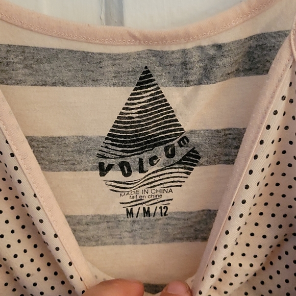 Volcom Tank - Picture 3 of 6